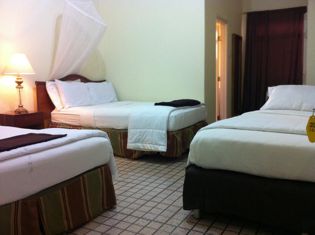 Executive Airport Hotel Entebbe Room photo