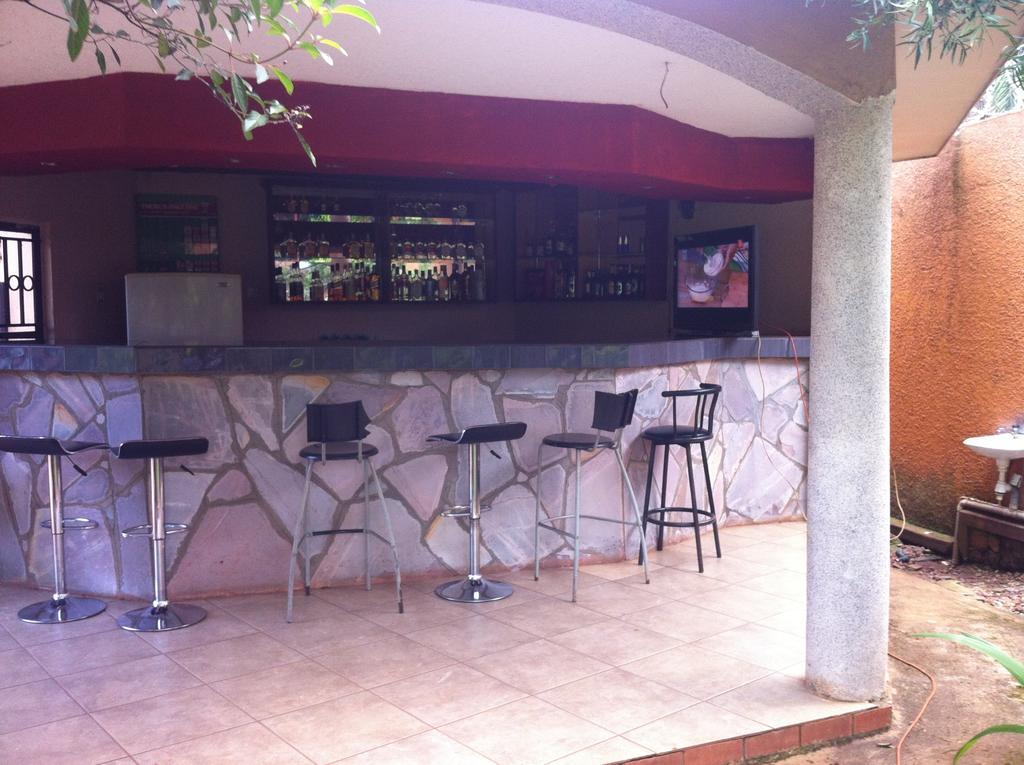 Executive Airport Hotel Entebbe Exterior photo