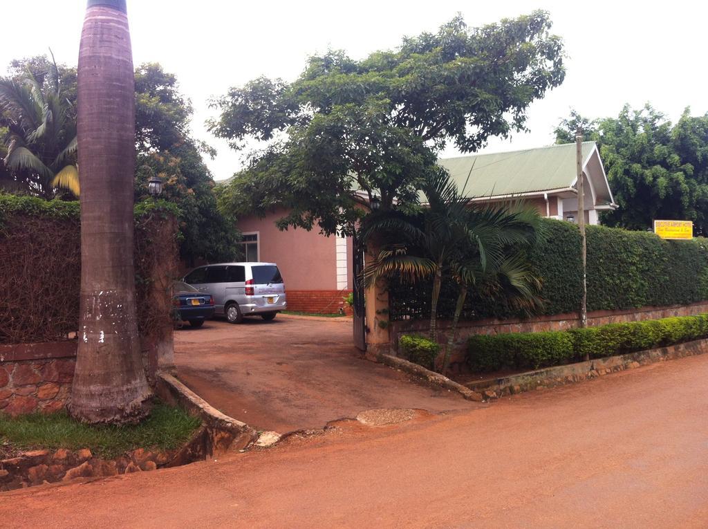 Executive Airport Hotel Entebbe Exterior photo