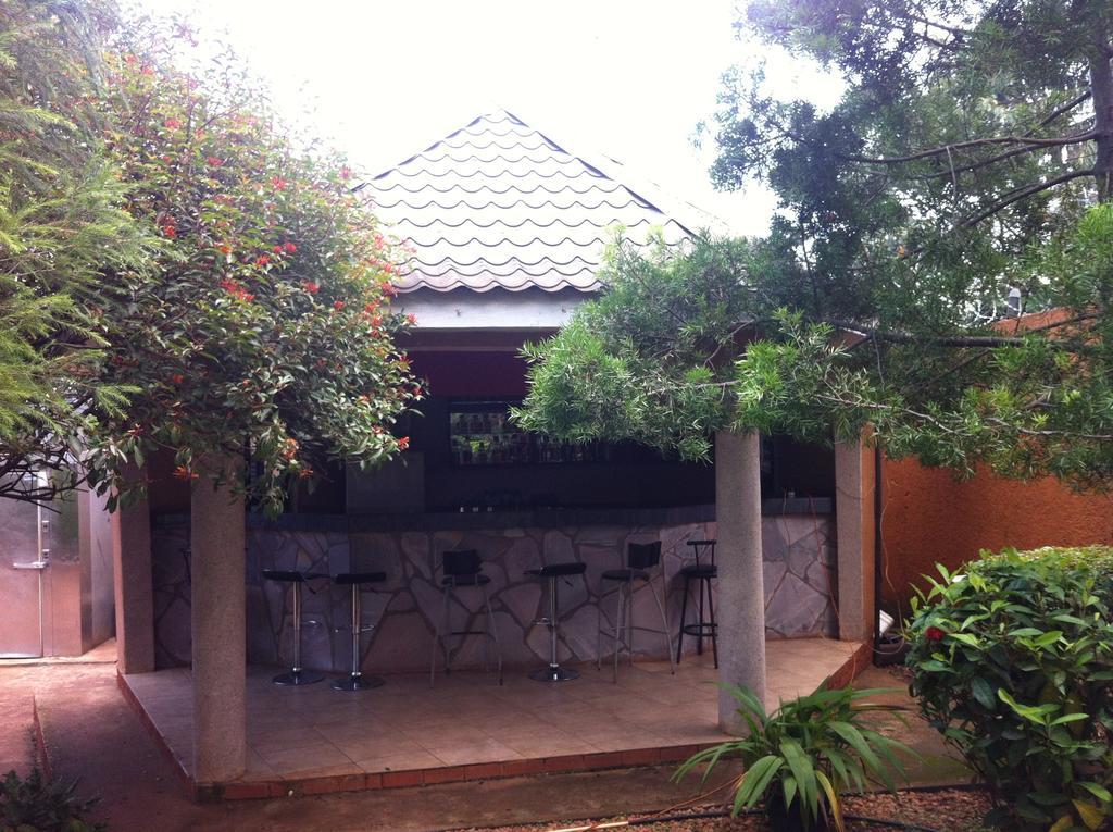 Executive Airport Hotel Entebbe Exterior photo