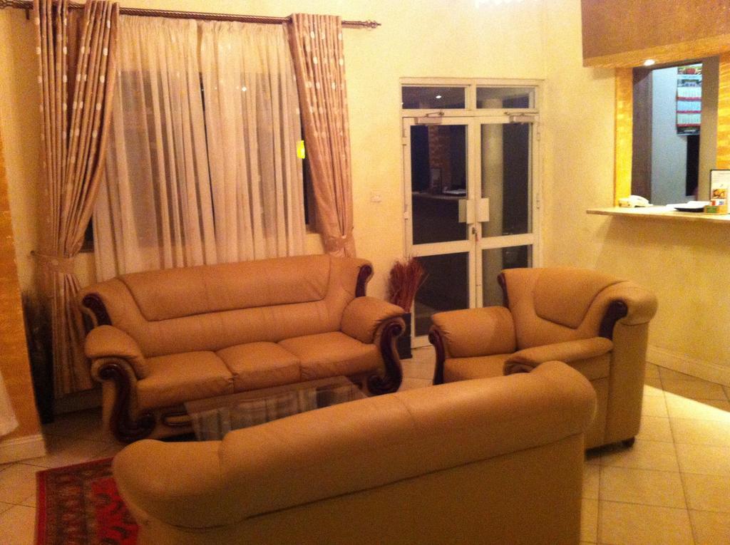 Executive Airport Hotel Entebbe Exterior photo