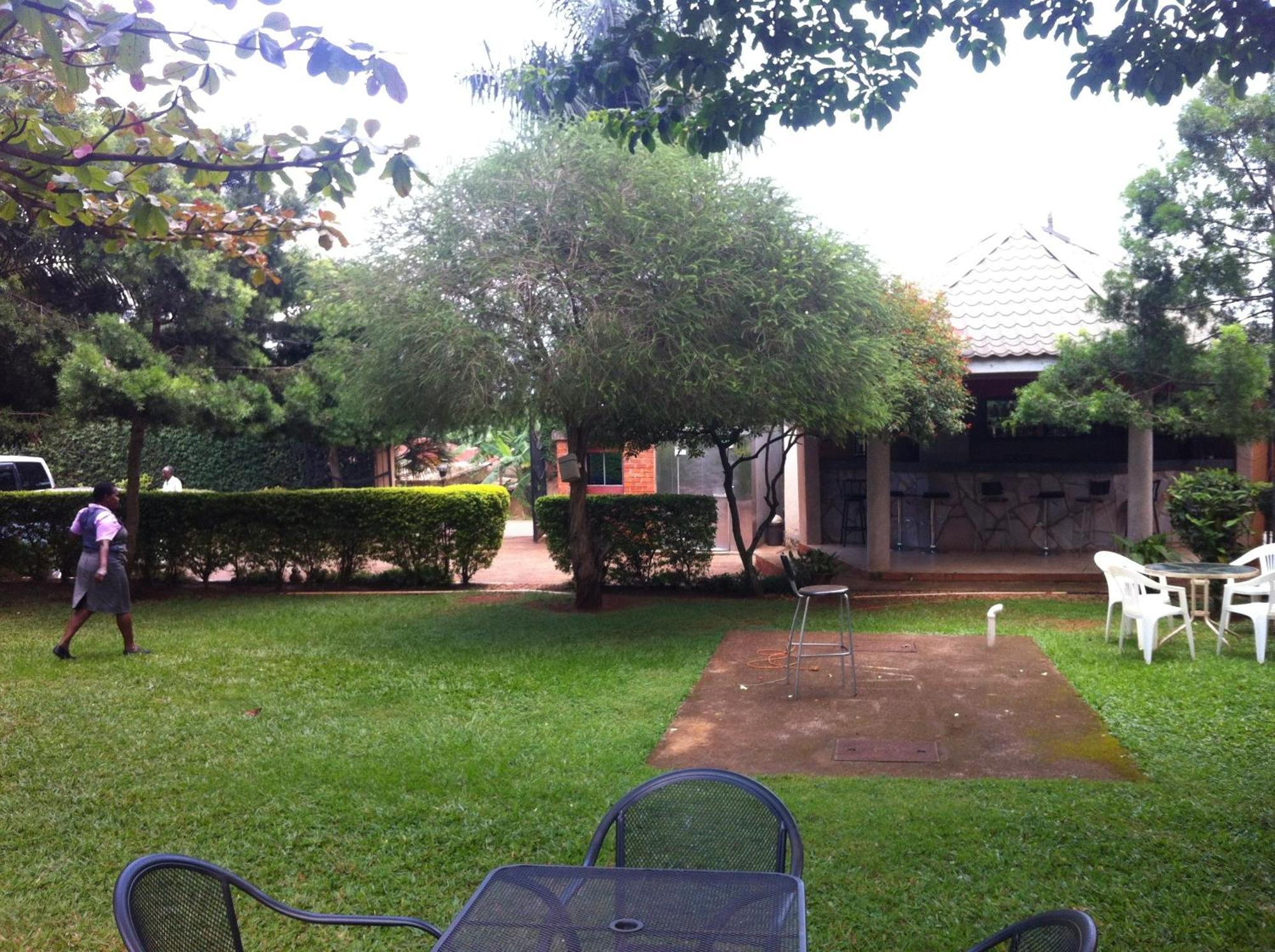 Executive Airport Hotel Entebbe Exterior photo